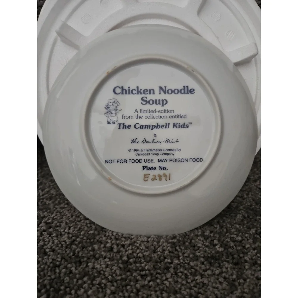 Set Of 2 Campbell Kids Soup Tomato and Chicken Noodle Collectible Plates